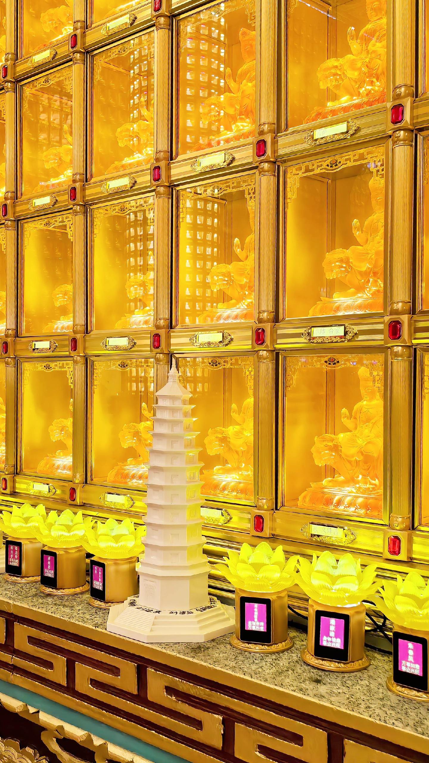 Ten-Thousand Buddha Wall Shrine Equipment